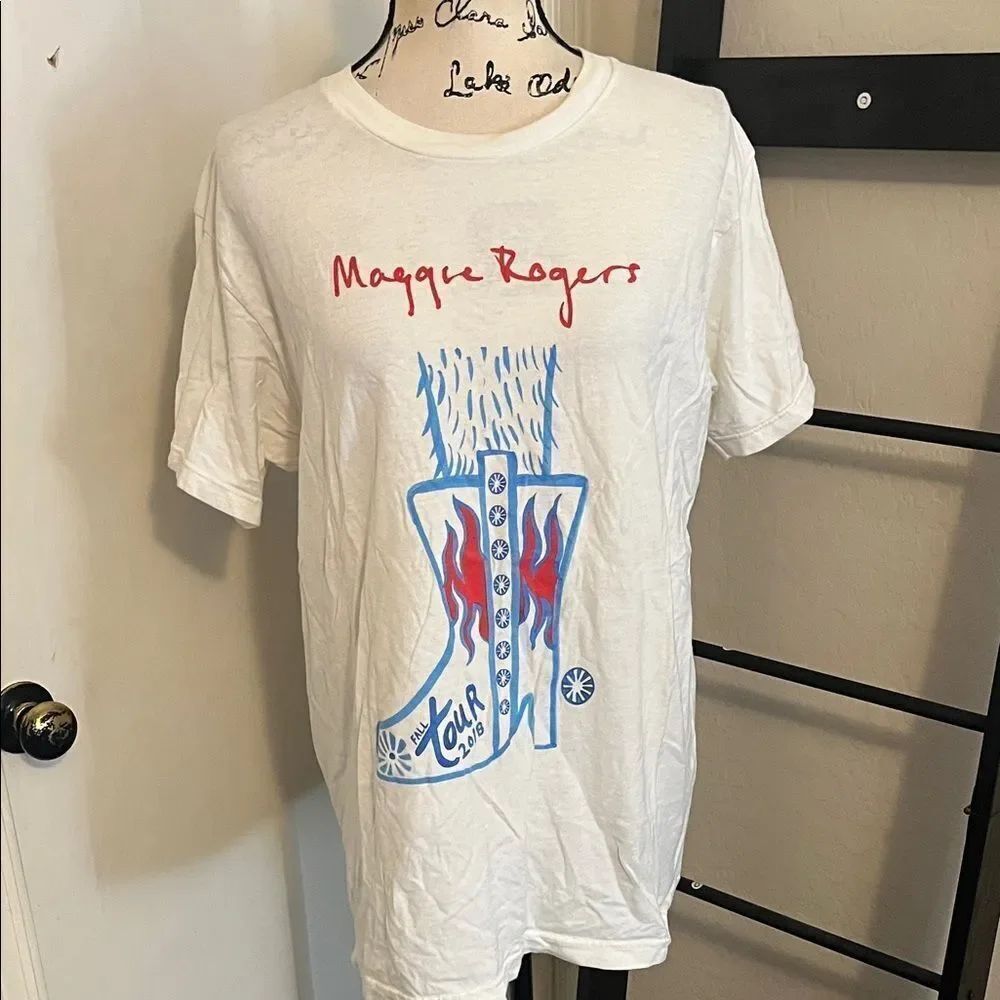 Maggie Rodgers 2018 Tour White Boot Design Graphic Pullover T-Shirt Music